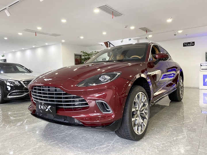 阿斯頓馬丁DBX 展廳現車 新車到店葉隆汽車