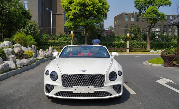 賓利歐陸GT敞篷版 葉隆汽車展廳現車 到店